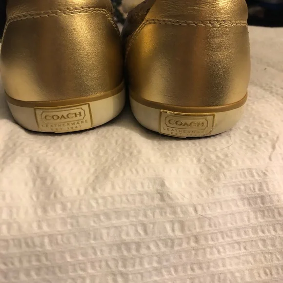 Coach fur-lined deck shoes 8B pretty gold & silver Cs. - Picture 4 of 9